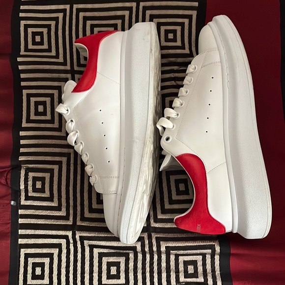 Alexander McQUEENS - Picture 3 of 7